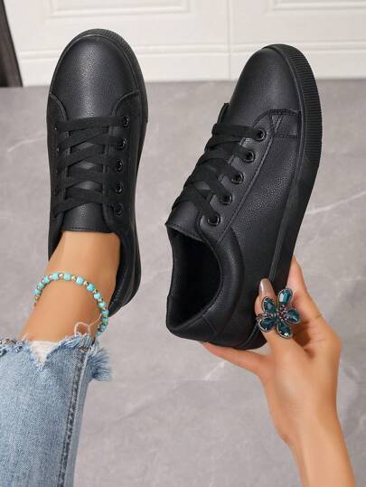 Tênis casual feminino, modelo novo, branco, vulcanizado, versátil e sem salto (Recomenda-se comprar um número maior caso tenha pés largos ou gordinhos).