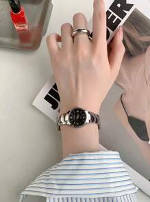 1 chiếc đồng hồ thạch anh tròn đơn giản bằng thép không gỉ màu đen dành cho nữ - Bạc - Xem 5