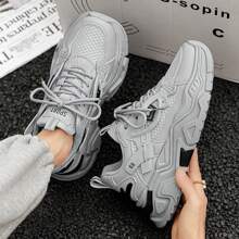 Zapatos de hombre con suela gruesa de ascensor para todas las estaciones con estilo y versatilidad de Hong Kong, colección de primavera