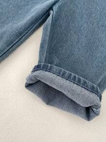 春秋季新款婴儿套装，时尚百搭多功能牛仔连体裤，男女皆宜的蓝色牛仔连体衣，超宽松无袖连体裤（不含上衣）。略微宽松，建议内搭打底衫穿着更舒适，如果单穿请选择小一码。