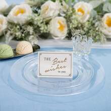 20 pièces de plateaux transparents, disponibles en tailles 19cm / 26cm, réutilisables et lavables, conviennent à plusieurs occasions comme les mariages, les cadeaux, les fêtes, l"utilisation domestique et commerciale, les activités extérieures ou les pique-niques, pour l"affichage des gâteaux ou d"autres desserts.