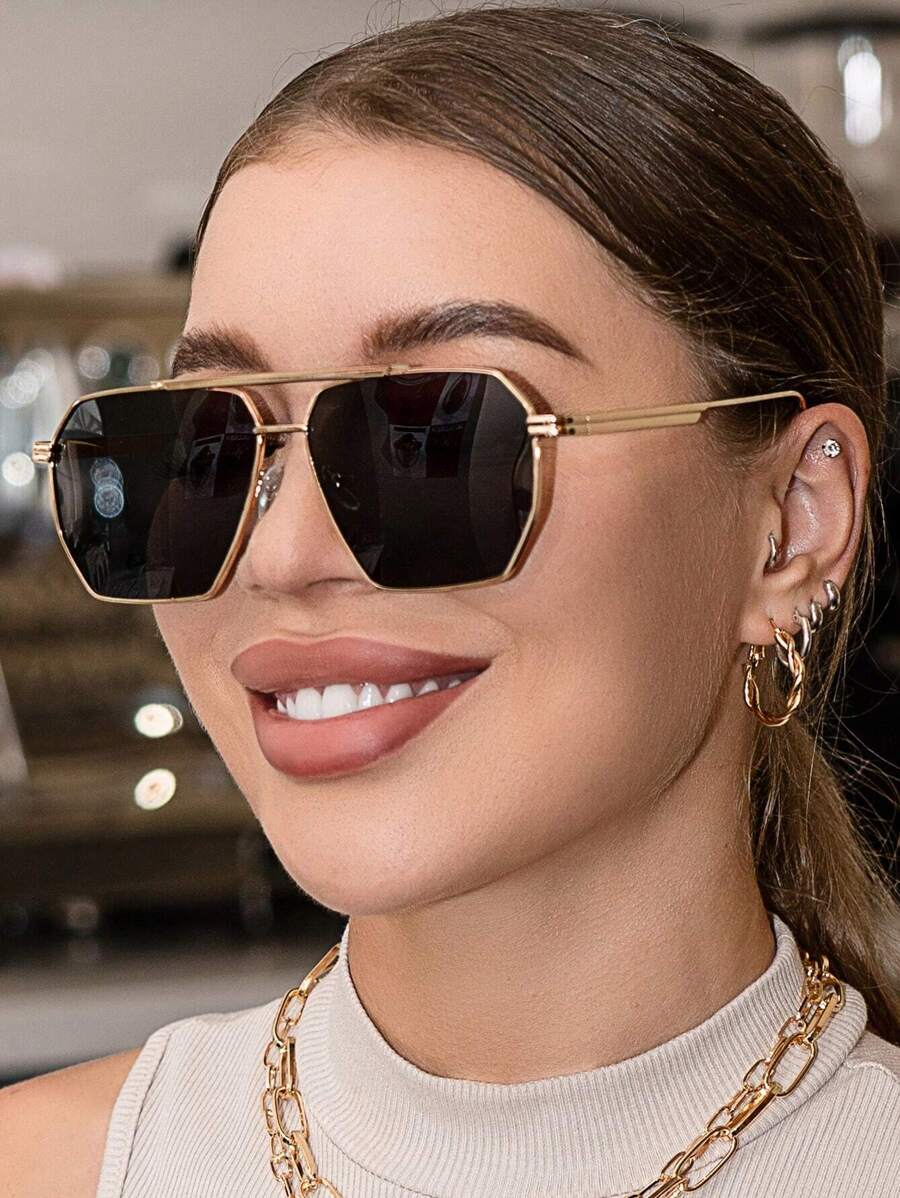 1 件女士金属多面装饰时尚眼镜太阳镜海滩太阳镜女士海滩配饰太阳镜太阳镜色调基础款适合毛衣牛仔裤运动裤连帽衫夹克连衣裙和长袖衬衫时尚遮阳优雅装扮家庭出游旅行度假夏季海滩度假、户外、旅行 - 黑色 - 查看 1