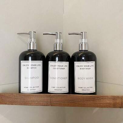 一套三件套黑色圆形肩部按压式分装瓶，贴有防水标签。可用于分装洗发水、护发素、沐浴露、润肤露、洗面奶和护手霜等沐浴产品。配有ABS电镀泵，方便补充和更换。可用于家居装饰和浴室配件。家居 浴室装饰 秋季装饰 返校季