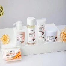 LANTHOME 5入組谷胱甘肽護膚品套裝,包含谷胱甘肽爽膚水,谷胱甘肽乳液,谷胱甘肽潔面乳,谷胱甘肽肥皂和谷胱甘肽身體乳液,具有抗氧化功能,有助於保濕和提亮膚色。 - 白色 - 查看 5
