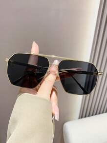 1 件女士金属多面装饰时尚眼镜太阳镜海滩太阳镜女士海滩配饰太阳镜太阳镜色调基础款适合毛衣牛仔裤运动裤连帽衫夹克连衣裙和长袖衬衫时尚遮阳优雅装扮家庭出游旅行度假夏季海滩度假、户外、旅行 - 黑色 - 查看 3