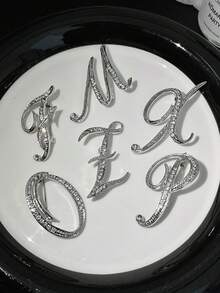 1件男女皆可穿戴的字母設計brooch,獨特裝飾服飾,適合日常穿著 - 銀色 - 查看 3