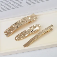 金屬質地凹凸表面髮飾,簡單而實用的女士髮夾 - 金色 - 查看 2