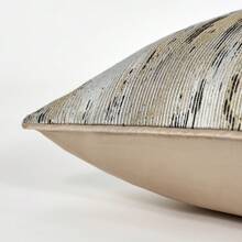 独特的提花织物枕套，采用创新的提花工艺，呈现清晰舒适、略带艺术感的空间美观，以凸显织物的纹理。靠垫套适用于沙发，床，车，座位，窗座，双人沙发，客厅，卧室，地板，长椅，办公室，咖啡馆和其他未填充的枕套。