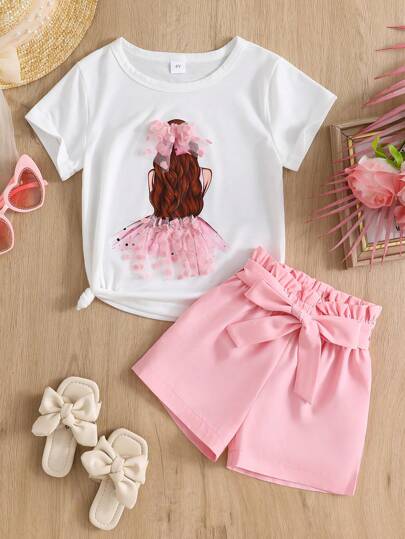少女卡通角色圖案短袖t恤和紙袋腰帶短褲