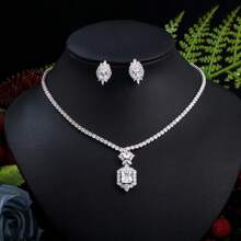 SEQUITO Ensemble De Bijoux De Mariage En Cube Aaa De Coupe Princesse À Pavé De Luxe De 2 Pièces Avec Pendentif Carré, Collier Ras-du-cou Et Boucles D'oreilles Pour Accessoires De Robe