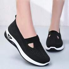 Zapatos planos y de tacón bajo para mujeres transpirables con suela gruesa de malla, cómodos zapatos casuales en color caqui, morado y negro para primavera, verano y otoño a precios asequibles