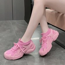 Zapatos feos lindos para mujer Primavera de 2024 Nuevos zapatos casuales de senderismo deportivo retro ligeros al aire libre para mujer