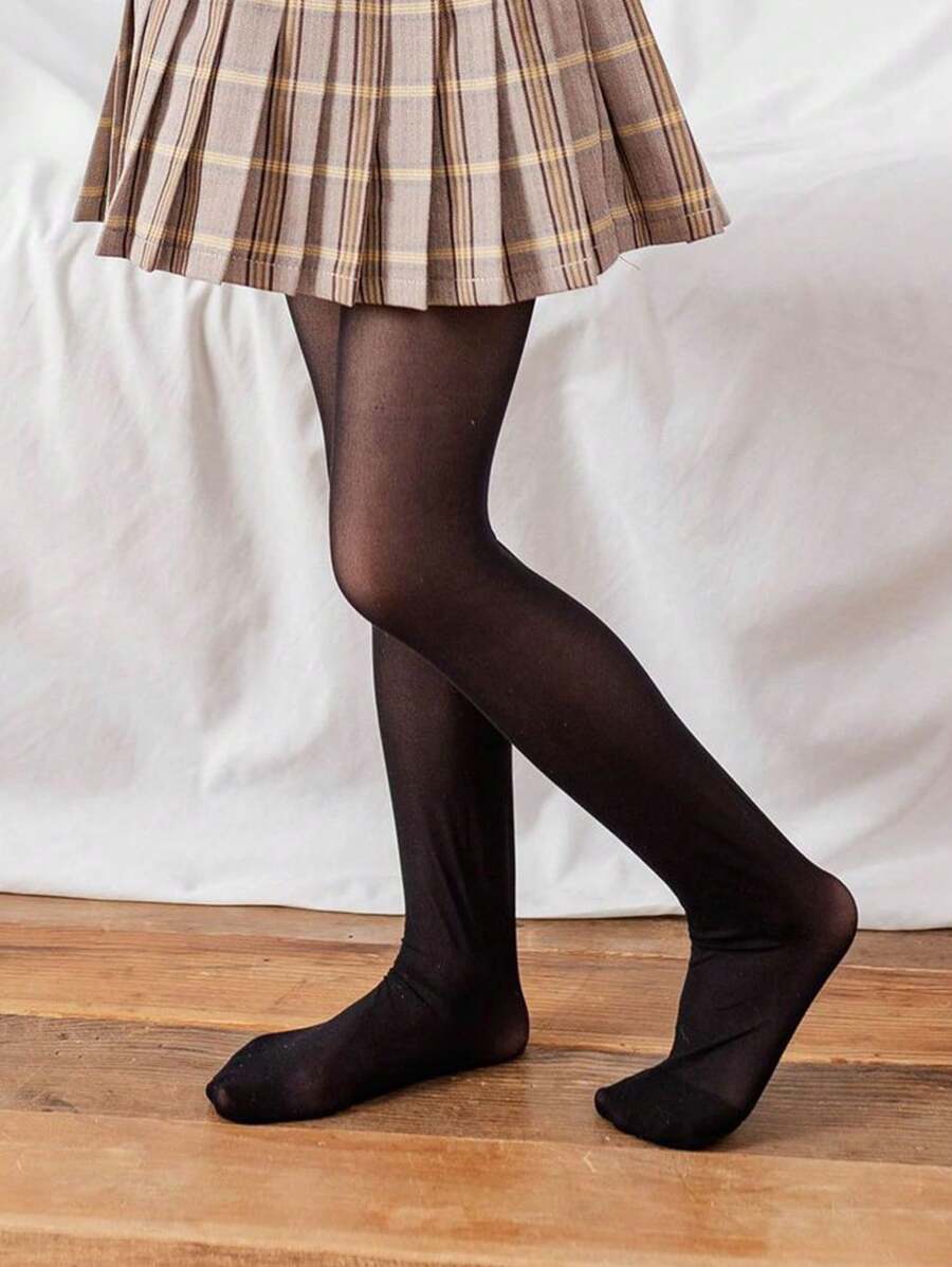 1雙女童黑色薄透透氣防蚊連褲襪，防勾結設計，親膚舒適，適合日常穿著