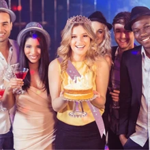 2 件/套生日装饰品，适合 5、6、7、8、9、10、13、16、18 和 21 岁女孩，包括生日皇冠和腰带。生日派对用品，女士生日礼物（粉色）