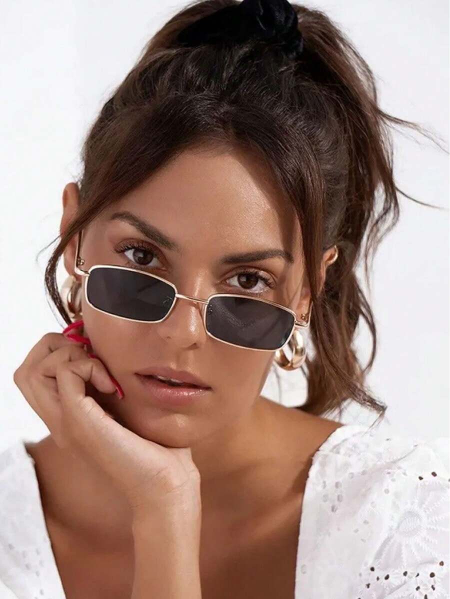 1pc Metallic Rectangle Frame Classic Vintage Hip Hop Stylish Eyeglasses For Women, Suitable For Driving, Travel And Daily Use Shades Beach Accessories Beach Accessories For Women Glasses Shades Basics Fall Winter Women Outfits Clothes Business Casual Gifts For Summer Beach Vacation,Outdoor,Travel - Grey - View 1