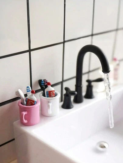 1pc Dollhouse Miniature Toothbrush Holder Set Metal Material 1:6 1:12 Scale Miniature House Bathroom Decoration (Random Toothpaste And Cup)