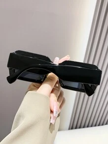 Kính mát thời trang hình chữ nhật bằng nhựa cổ điển, thiết kế cổ điển cho trang phục thường ngày du lịch ngoài trời, kính lái xe chống tia UV, trang phục thanh lịch cho chuyến đi chơi gia đình, du lịch, kỳ nghỉ, kỳ nghỉ hè, bãi biển, ngoài trời, du lịch - màu đen - Xem 4