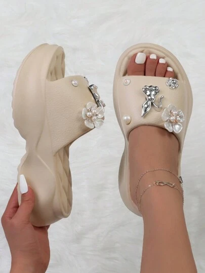 Ladies" New Khaki-Colored Summer EVA Flat Shoes With Thick Anti-Slip Waterproof Sole, Comfortable Round Toe, Cute Rabbit Pearl And Flower Decorations For Home, Outdoor And Commute.