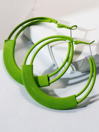 1pair Exaggerated Spray Painted Design Earrings With European & American Style, Versatile For Daily Wear By Women