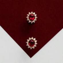 1 Stück Luxuriöses Set aus Vintage Rot Rubin Ring, Halskette und Ohrringen aus S925 Silber, mit Cubic Zirkonia und glänzenden Diamanten, vergoldet mit 18 Karat Gold, perfekt für Hochzeit, Party und den täglichen Gebrauch, ideales Geschenk für Mutter, beste Freundin oder Freundin zum Geburtstag.