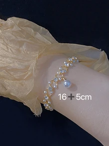 1 Pieza Pulsera De Moda De Aleación De Zinc Y Perlas De Imitación Con Decoración De Cuentas Para Mujeres Para Decoración Diaria