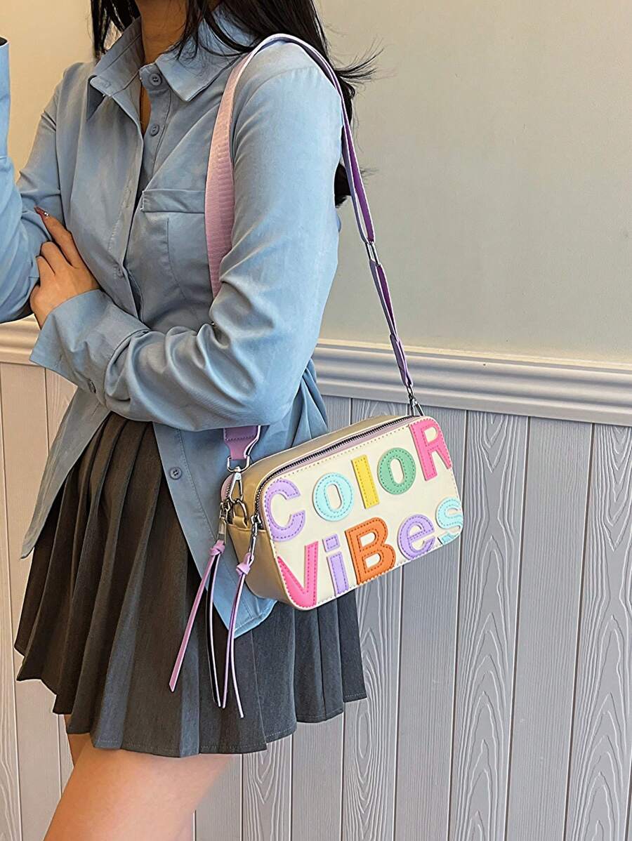 1 件装多巴胺色 PU 字母绗缝相机包，带双拉链和宽肩带，适合时尚女性的单肩包和斜挎包