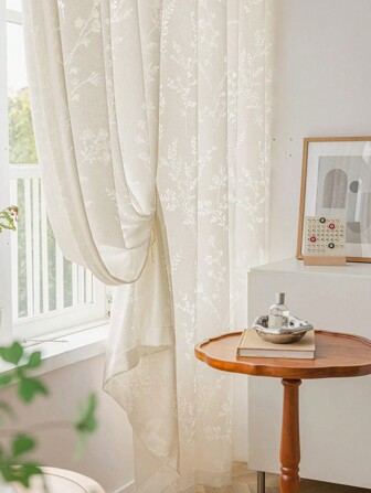 一件田園風格夢幻裝飾窗簾，可濾光且不透明，適用於光簾安裝