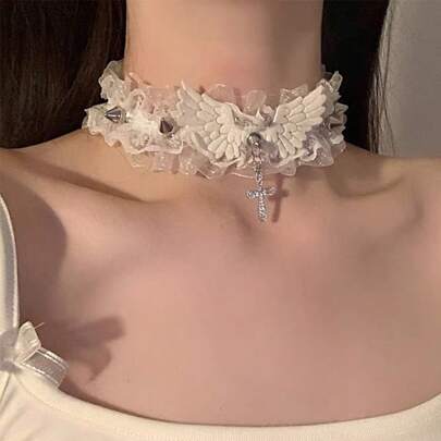 1件性感黑白蕾丝洛丽塔领口哥特水晶十字架吊坠天使翅膀铆钉颈链，适合女性朋克派对穿着