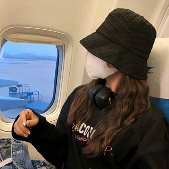 1pc Women's Fashionable Bucket Hat With Folded Design And Elegant Style For Casual Wear, Beach, Outdoor Activities, Etc.