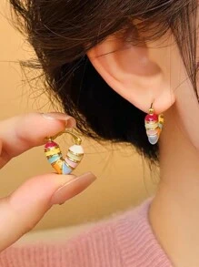 1 Paire De Boucles D'oreilles Pendantes Émaillées Colorées Avec Un Design De Cœur Haut De Gamme Et Élégant Fait De Matériau En Alliage De Zinc De Luxe Léger, Convient Pour Un Usage Quotidien Et Un Cadeau De Festival