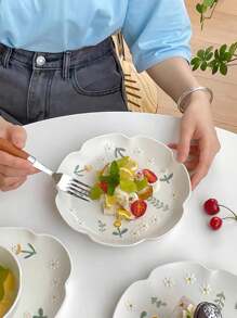 1pc Delicate Ceramic Plate With Daisy Relief & Lace Edge Design, French Style Dessert/Salad Plate, Suitable For Restaurant & Home Decor Christmas Gift
