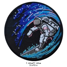 太空冲浪宇航员徽章 - 酷炫太空冲浪刺绣熨烫/缝纫徽章，适用于背包、帽子、夹克、连帽衫、DIY服装配饰、刺绣徽章，可用于装饰衣服、鞋子、包包，修补破洞和撕裂处，适合夏季和学校使用。 - 彩色 - 查看 3