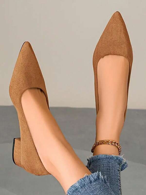 Scarpe con tacco alto  da donna, nuova collezione primavera e autunno 2024, versione coreana, scarpe alla moda con punta affusolata, collo basso e tacco a blocco in cachi, stile comodo slip-on adatte per sera o uso quotidiano, disponibili taglie grandi (41-43)