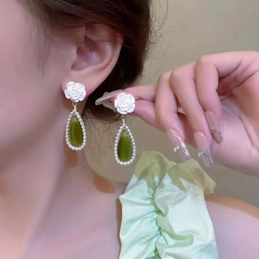 2pcs Korean Dongdaemun Shooping Malls Niche Design Atmosphere All-Match Geometric Earrings, Fashionable & Simple, Popular Earrings - Green - View 1