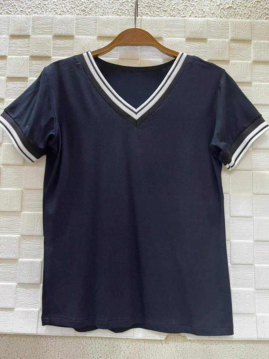 Women T-Shirts - 黑色 - 查看 1