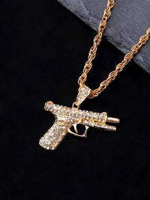 1 pièce Collier pendentif de fusil d'assaut AK47 créatif mode punk rétro avec strass, convient pour le port quotidien des hommes, super cadeau pour lui