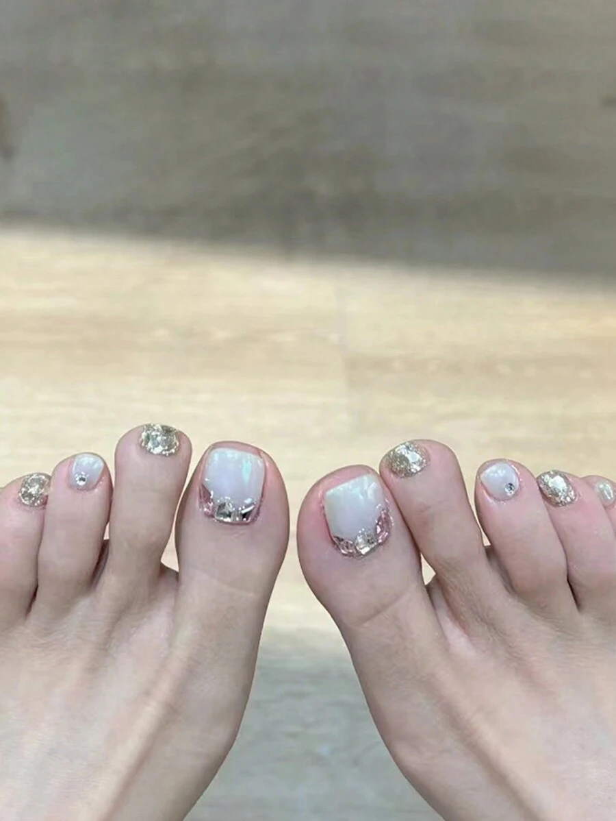 24 uñas postizas de punta cuadrada corta de color desnudo y blancas con degradado de color con pedrería para dedos de los pies, con 1 lima de uñas y 1 pegamento en gel - Multicolor - Ver 1