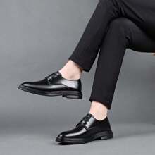 Scarpe formali da uomo nuove arrivate per occasioni d"affari e casual, antiscivolo, traspiranti e morbide, adatte per occasioni formali, riunioni aziendali, matrimoni, posti di lavoro e attività outdoor. - nero - Visualizzare 5