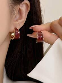 Minimalist Cuff Hoop Earrings - Red - View 1