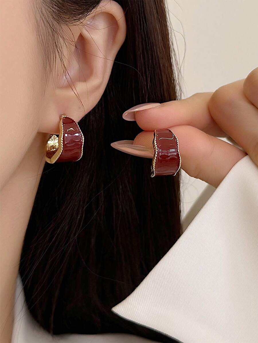 Minimalist Cuff Hoop Earrings - Red - View 1