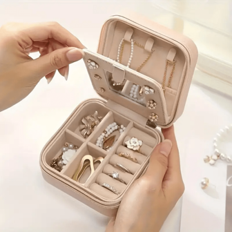 1 pieza Caja de joyería portátil de viaje con espejo, caja de almacenamiento de joyería pequeña de PU para anillos, aretes, collares, lápices labiales, estuche de joyería multifuncional para mujeres organizador de almacenamiento de viaje, artículos esenciales de vuelta a la escuela, almacenamiento de dormitorio, decoración de otoño