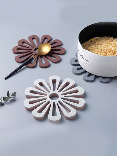 1pc Flower Shaped Basin Frame Thickened Table Mat, Dining Table Insulation Mat, Anti Scalding Mat, Household Plate Mat, Flower Shaped Anti Slip Tea Cup Mat