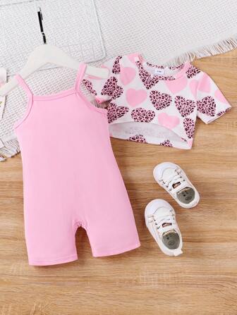 Conjunto de mono rosa y camiseta de manga corta con estampado de corazones para niña