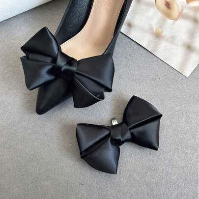 1对黑色缎面蝴蝶结鞋夹，婚礼鞋饰，凉鞋、女士高跟鞋、黑色浅口鞋装饰