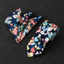 2入組男士經典6cm(2.36英寸)花卉印花領帶＆口袋方巾套裝，採用高級柔軟材質手工製作，適用於日常休閒穿著或正式場合如商務會議、婚禮、照片拍攝，同時也是男士的完美禮物 - 領帶與口袋方巾套裝 - 查看 7