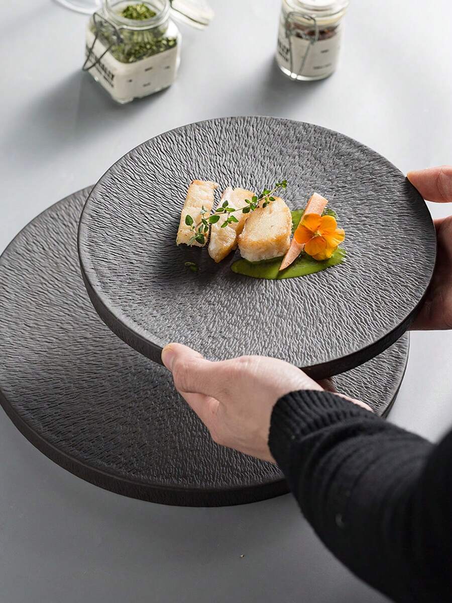 1pc 21cm Ceramic Round Western Dinner Plate With Raised Texture And Black Color - Centimeter - View 1
