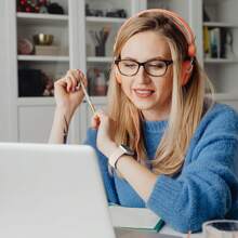 Bộ 8 dây đeo đồng hồ thể thao, tương thích với Apple Watch, kích thước bao gồm 38mm, 40mm, 41mm, 42mm, 44mm, 45mm, 46mm và 49mm, dùng được cho cả nam và nữ, chất liệu silicon mềm, chống nước, phù hợp với Ultra/Ultra 2, tương thích với các dòng Series 10, 9, 8, 7, 6, 5, 4, 3, 2, 1 và SE. - Nhiều màu - Xem 9