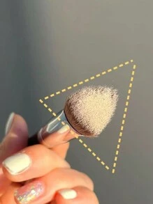 1入三角形柔軟纖維毛粉底掃，不吸粉不留痕跡化妝掃 - 黑色 - 查看 5