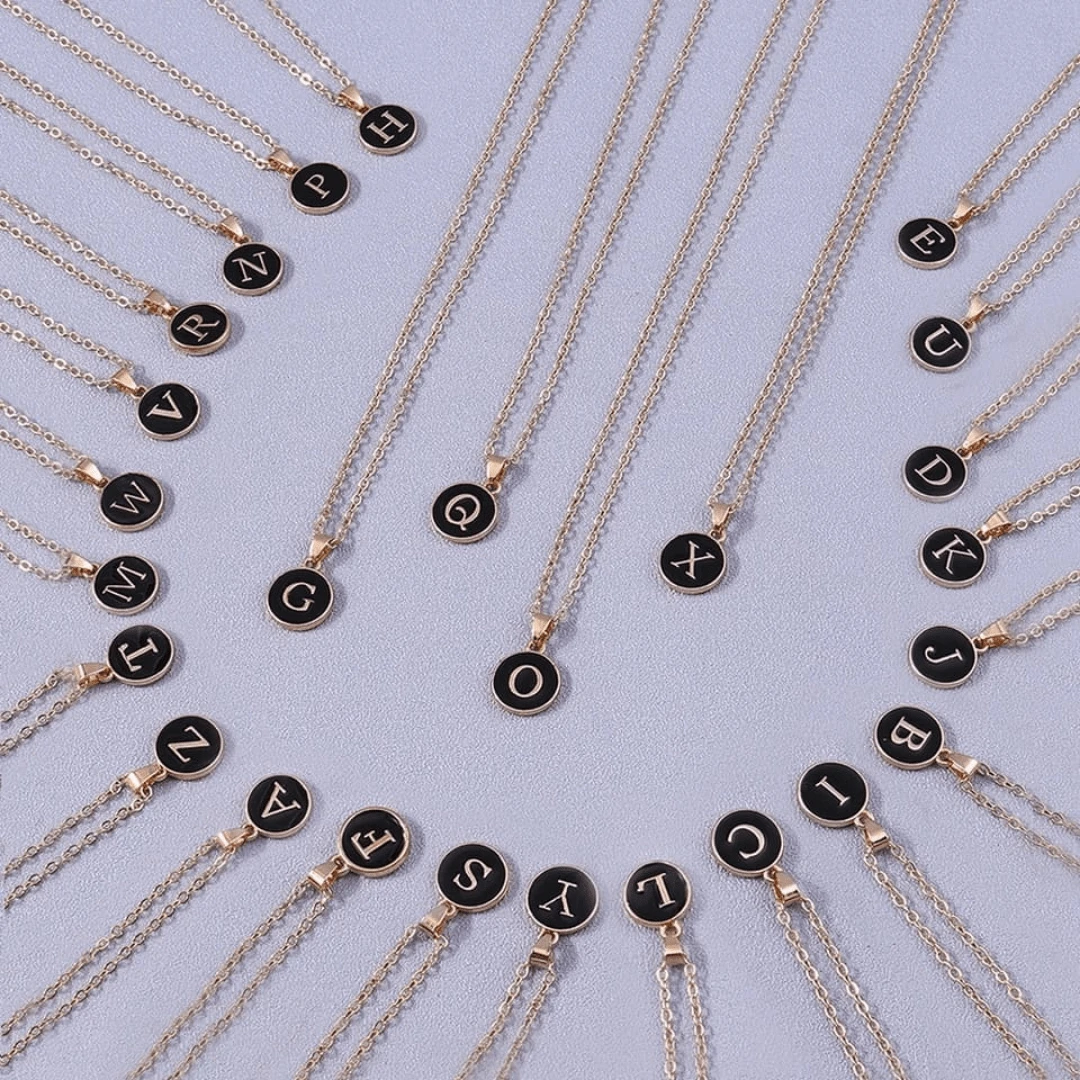 1 Pieza Collar Elegante Con Colgante De Letra En Esmalte Negro Inicial Minimalista A-z Para Mujeres, Regalo De Cumpleaños 1 pieza con estampado de letra con diseño de redondo Collar & 26 piezas colgante  Collares de acero inoxidable con letra inicial de corazón de esmalte negro para mujer en estilo francés, colgante de nombre chapado en oro de acero inoxidable , accesorios de joyería de , regalo del Día de la Madre, accesorios de boda y fiesta de graduación Preciosos collares con inicial, color negro. Acero inoxidable - Negro - Ver 1