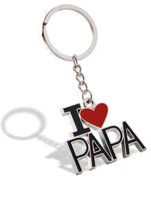 一個金屬鑰匙扣，帶有「我愛爸爸」和一個心形字母吊墜，是父親節或母親節的理想禮物